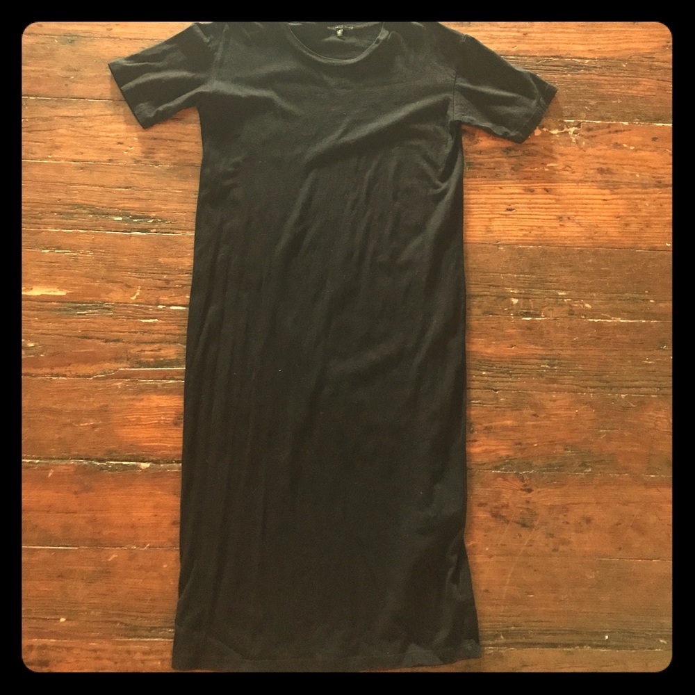 black t shirt midi dress urban outfitters